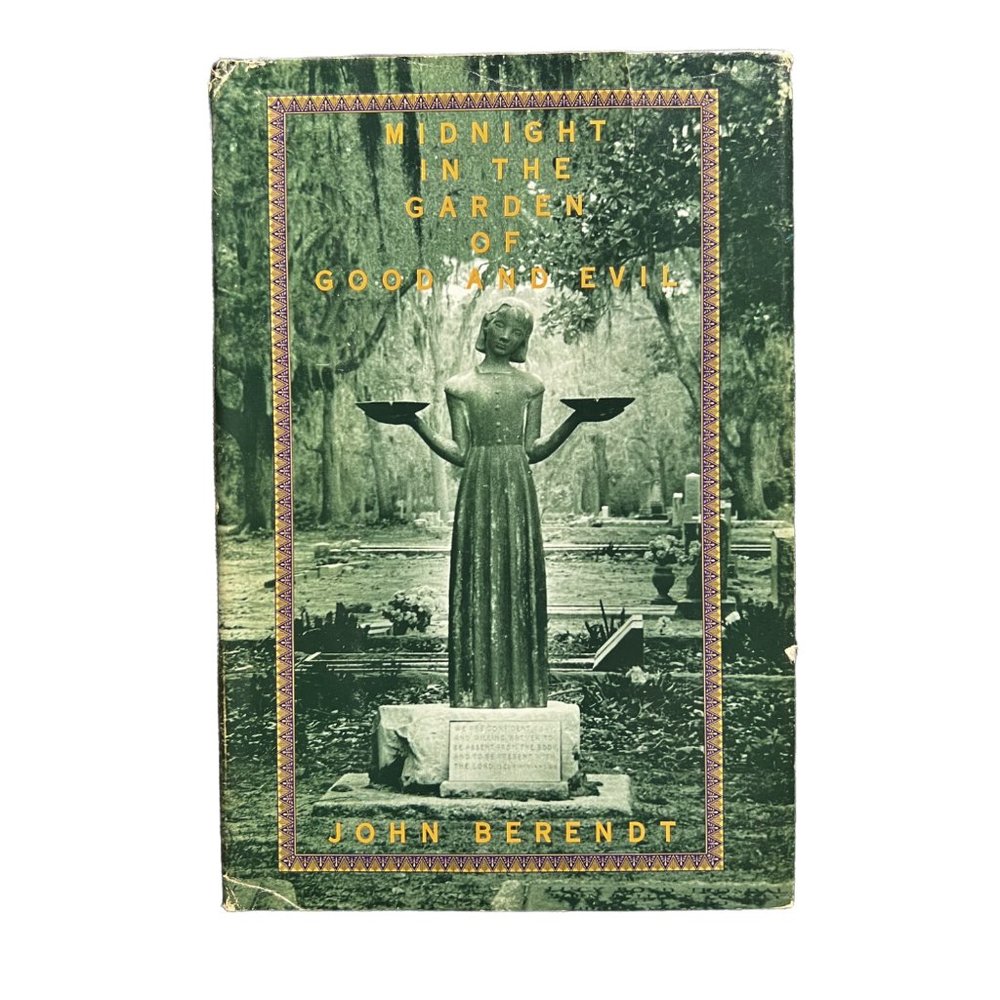 Midnight in the Garden of Good and Evil by John Berendt, Hardcover